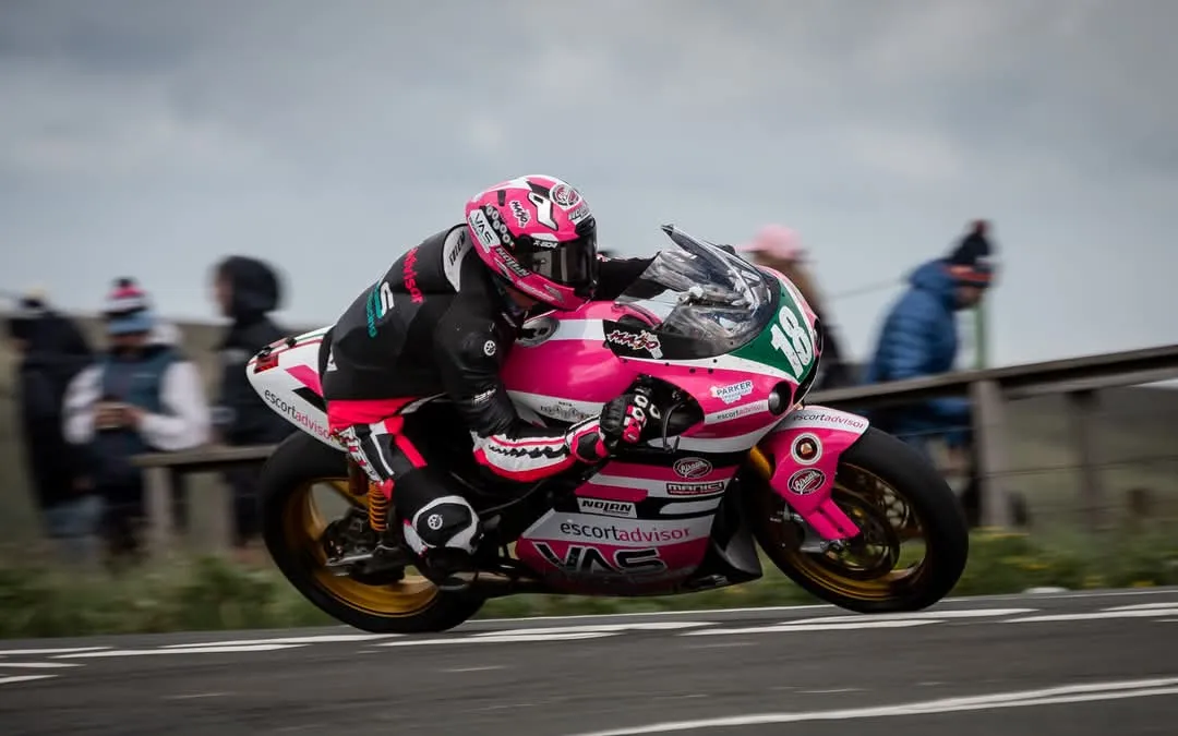 L'incredibile gara di Andrea Majola al Tourist Trophy